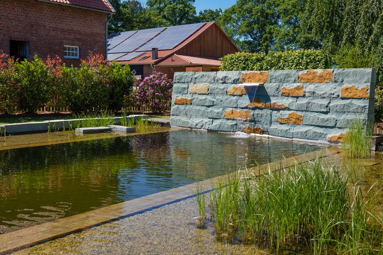 Koetter_Galabau_Blogbeitrag_Gartenteich_winterfest