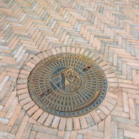 koetter_galabau_landschaftsbau_soest_referenz_galeriebilder_garten_mit_terrasse_und_holzzaun_bild_07-1440×960