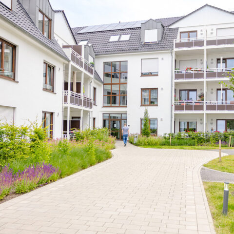 koetter_galabau_landschaftsbau_soest_referenz_gewerbe_oeffentlich_seniorengerechte_wohnanlage_bad-Sassendorf-06