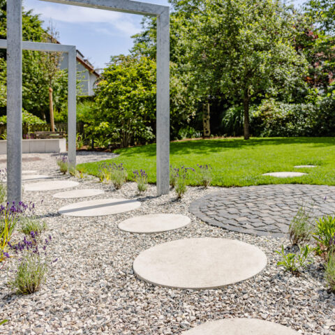 koetter_galabau_landschaftsbau_soest_refenzen_privat-hausgarten_lippstadt_lichtboegen_02