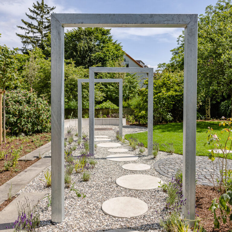 koetter_galabau_landschaftsbau_soest_refenzen_privat-hausgarten_lippstadt_lichtboegen_05