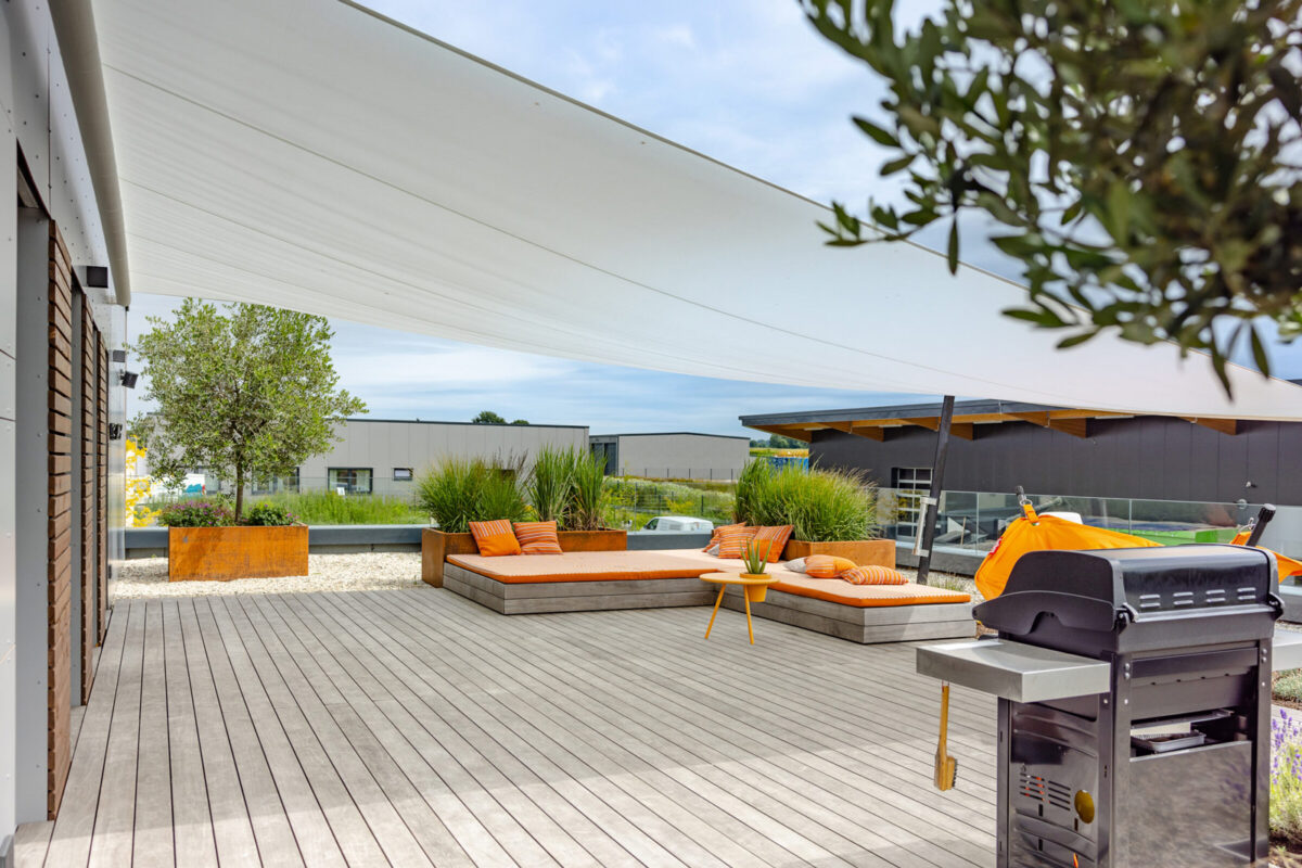 koetter_galabau_landschaftsbau_soest_referenz_gewerbe_oeffentlich_buerogebaeude-dachterrasse_soes