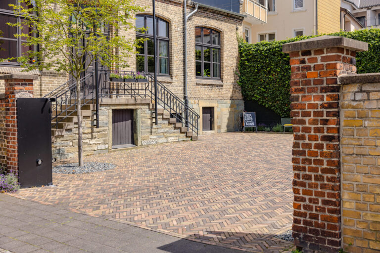 koetter_galabau_landschaftsbau_soest_referenz_gewerbe_oeffentlich_buerogebaeude-lippstadt